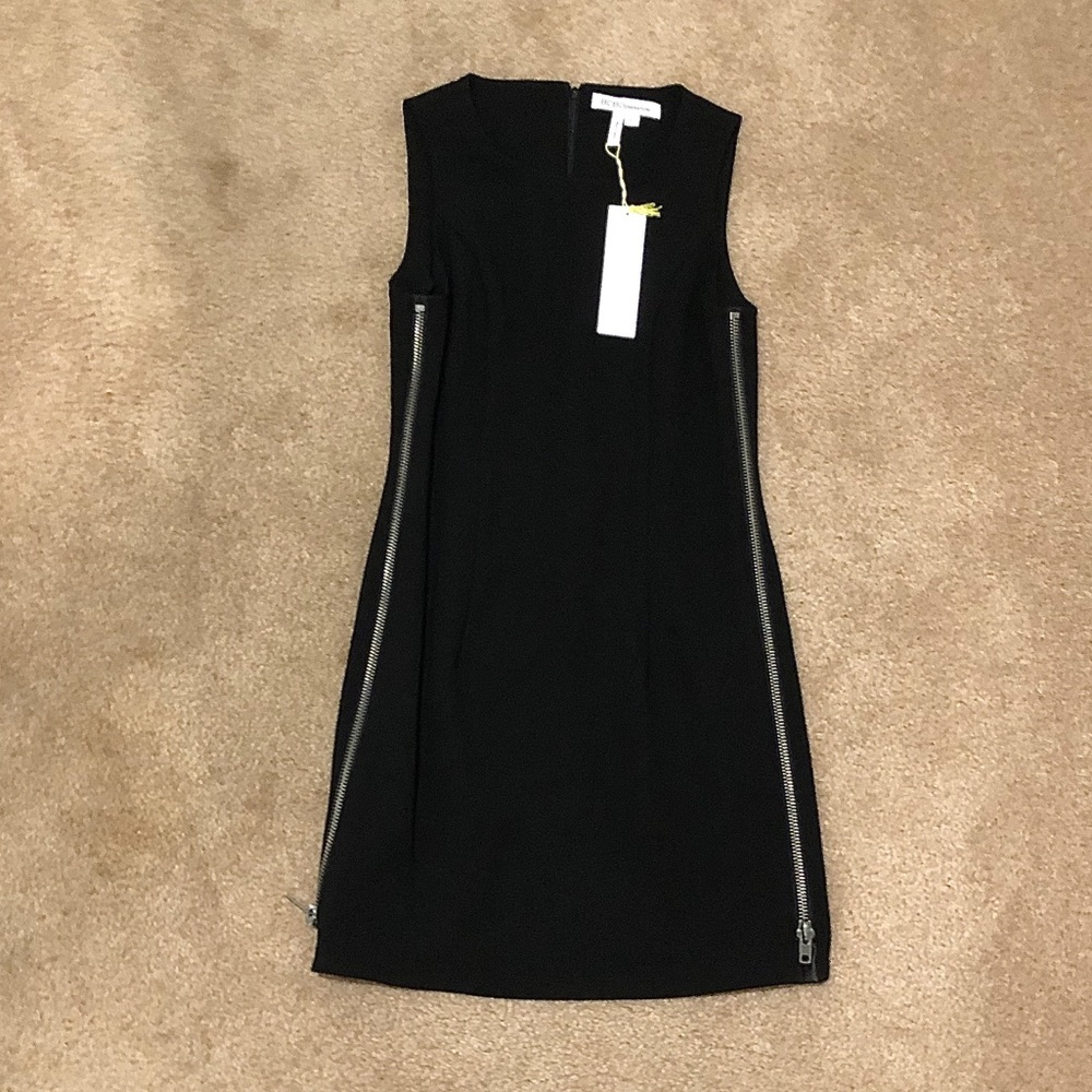 BCBGeneration LBD w/ side zipper detail